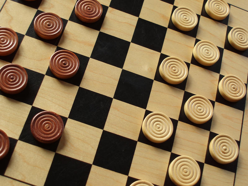 Checkers Strategy Guide: Outsmart Your Opponent with Smart Moves
